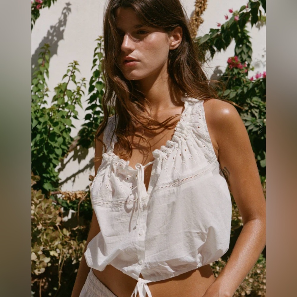 With Jean Simos White Sleeveless Lace-Trim Crop Top - Picture 5 of 8